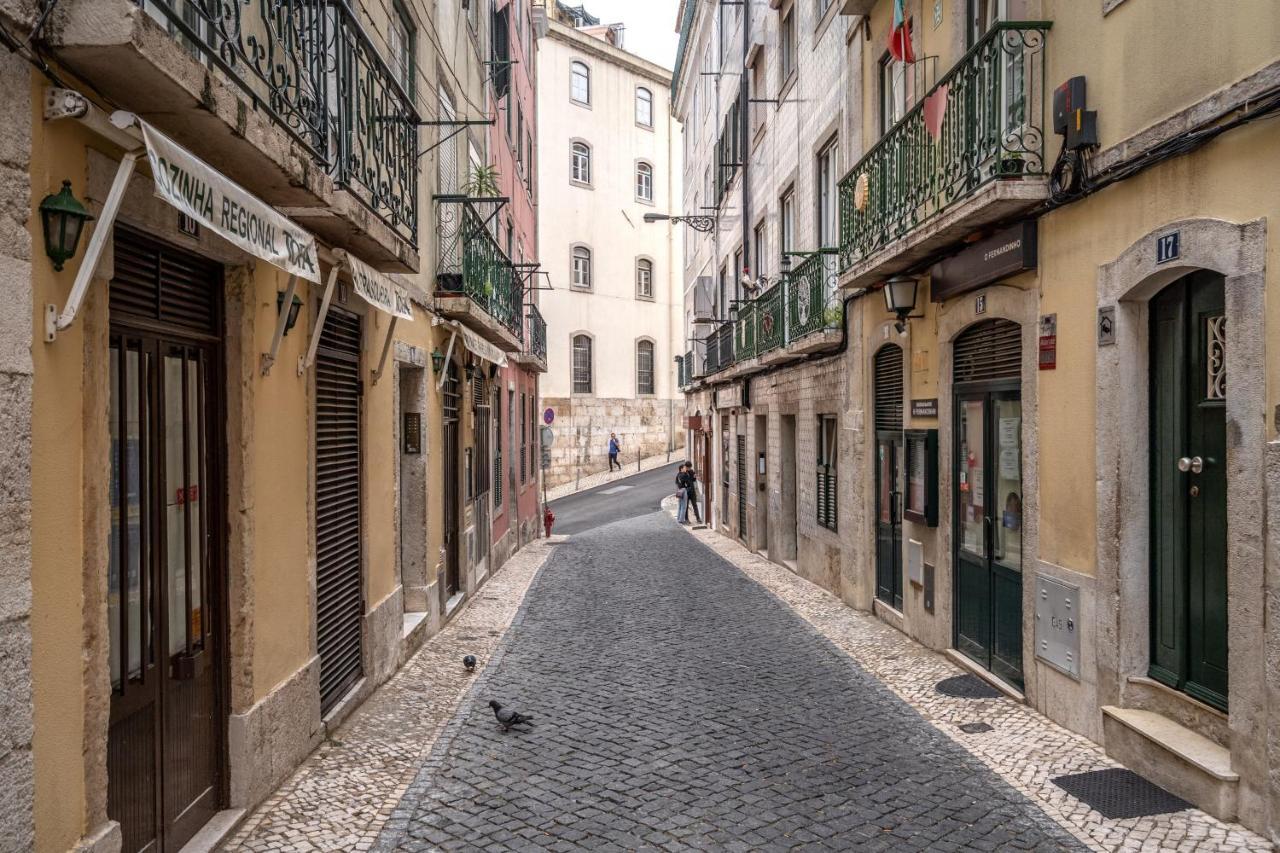 Cozy One Bedroom Apt In Historic Location - Carmo Lisboa Eksteriør bilde