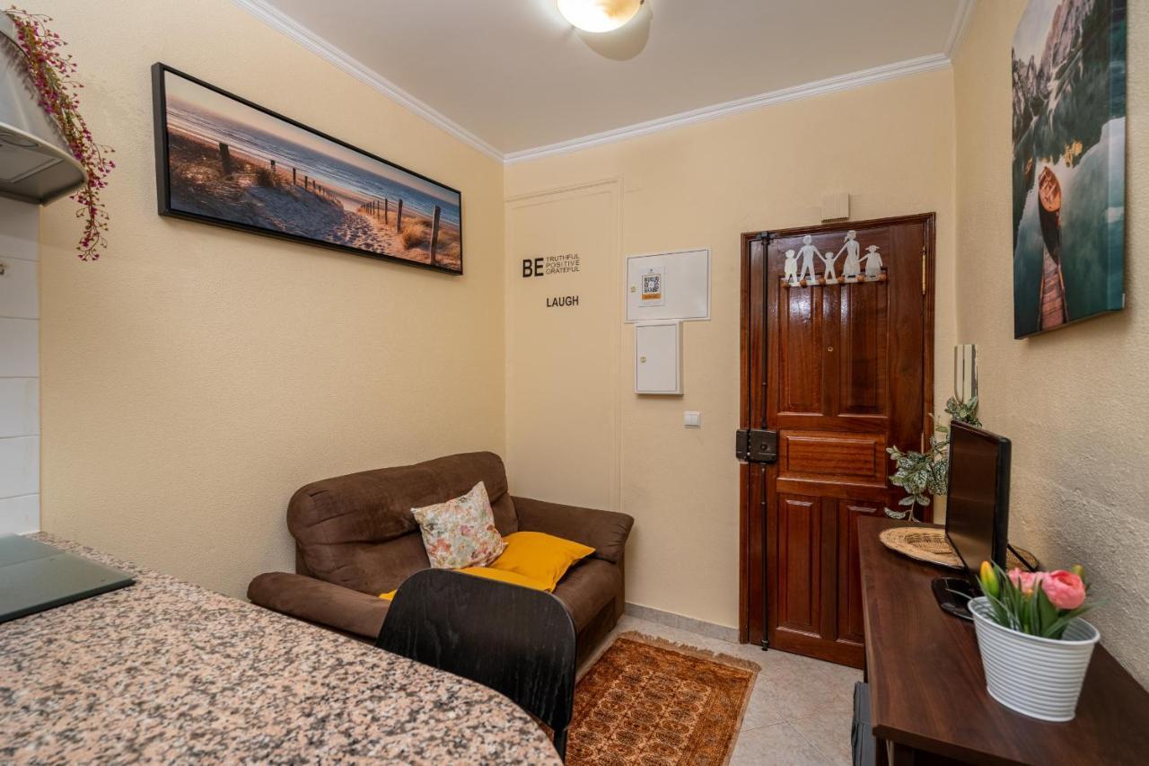 Cozy One Bedroom Apt In Historic Location - Carmo Lisboa Eksteriør bilde