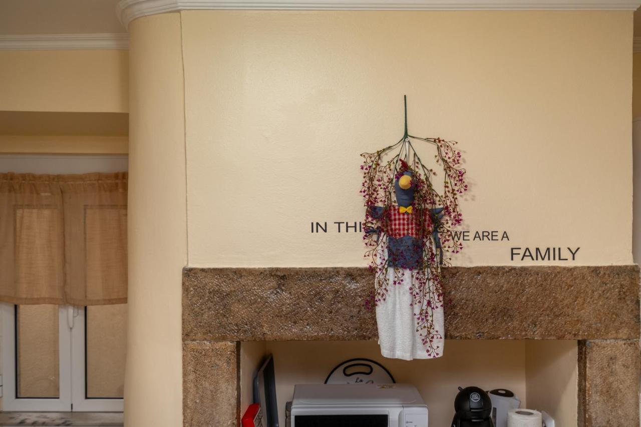 Cozy One Bedroom Apt In Historic Location - Carmo Lisboa Eksteriør bilde