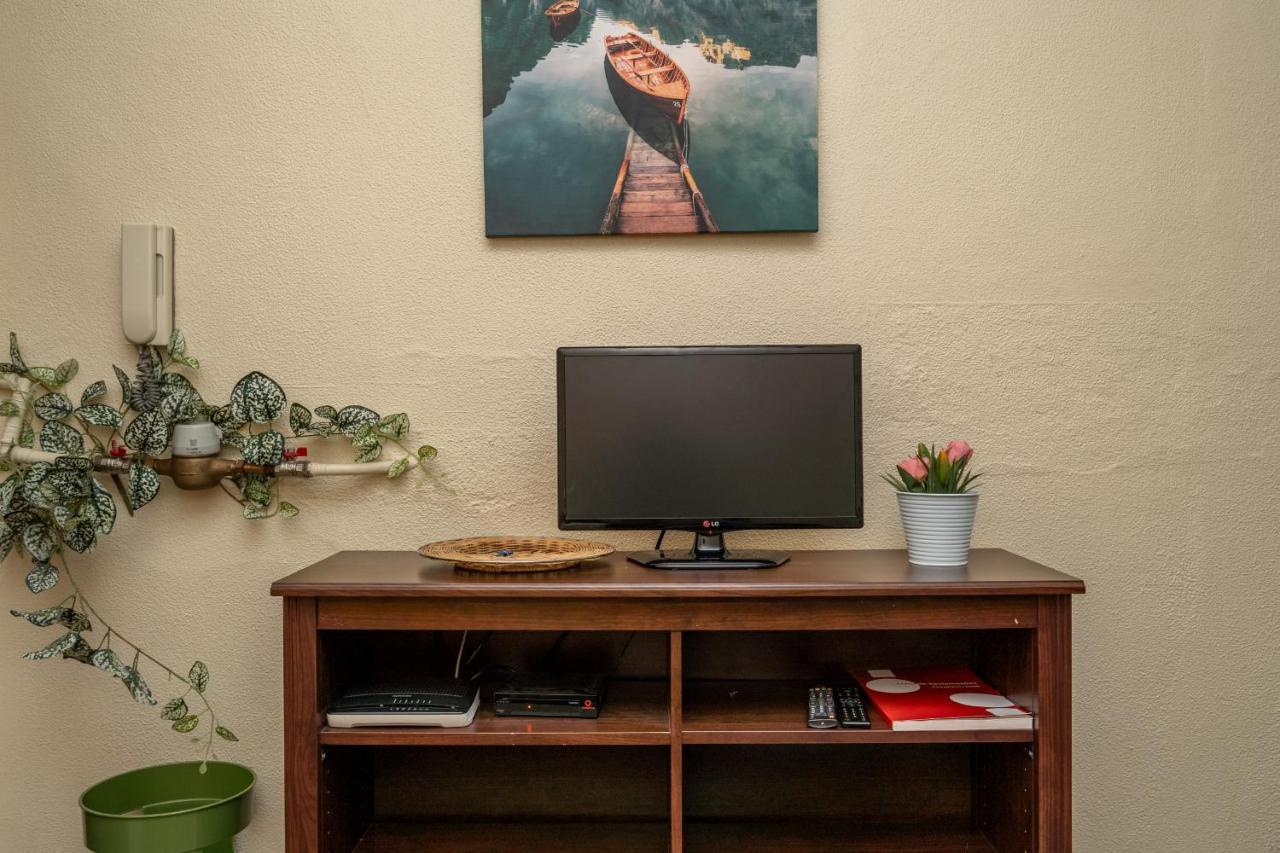 Cozy One Bedroom Apt In Historic Location - Carmo Lisboa Eksteriør bilde