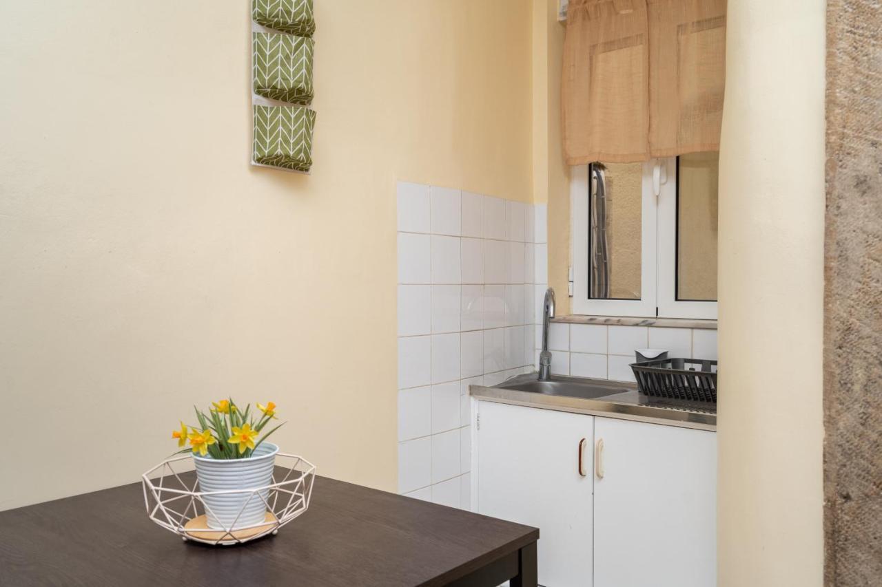 Cozy One Bedroom Apt In Historic Location - Carmo Lisboa Eksteriør bilde