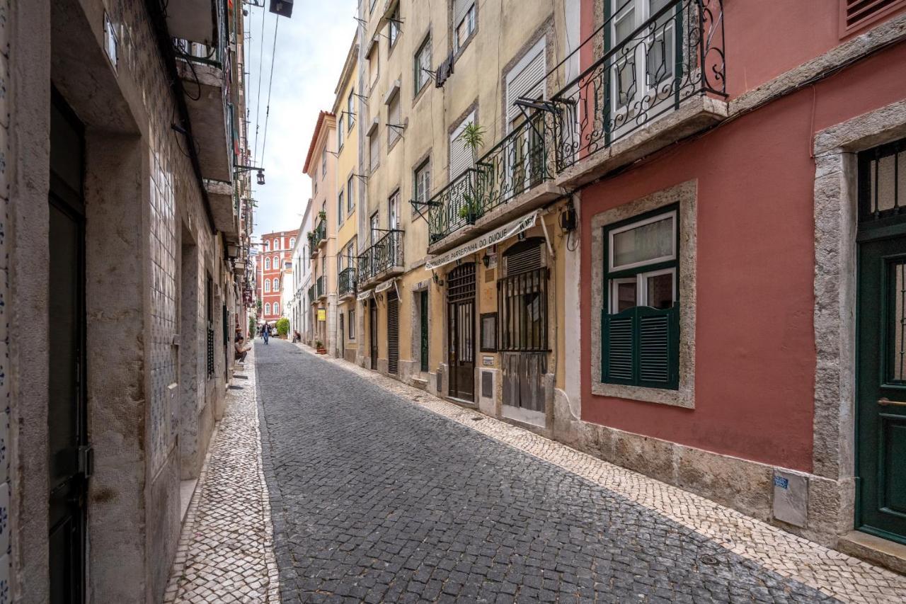 Cozy One Bedroom Apt In Historic Location - Carmo Lisboa Eksteriør bilde